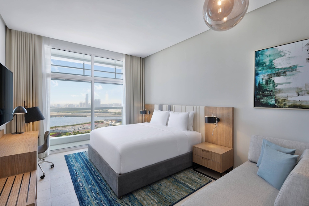 Studio Suite, 1 King Bed, Balcony, City View