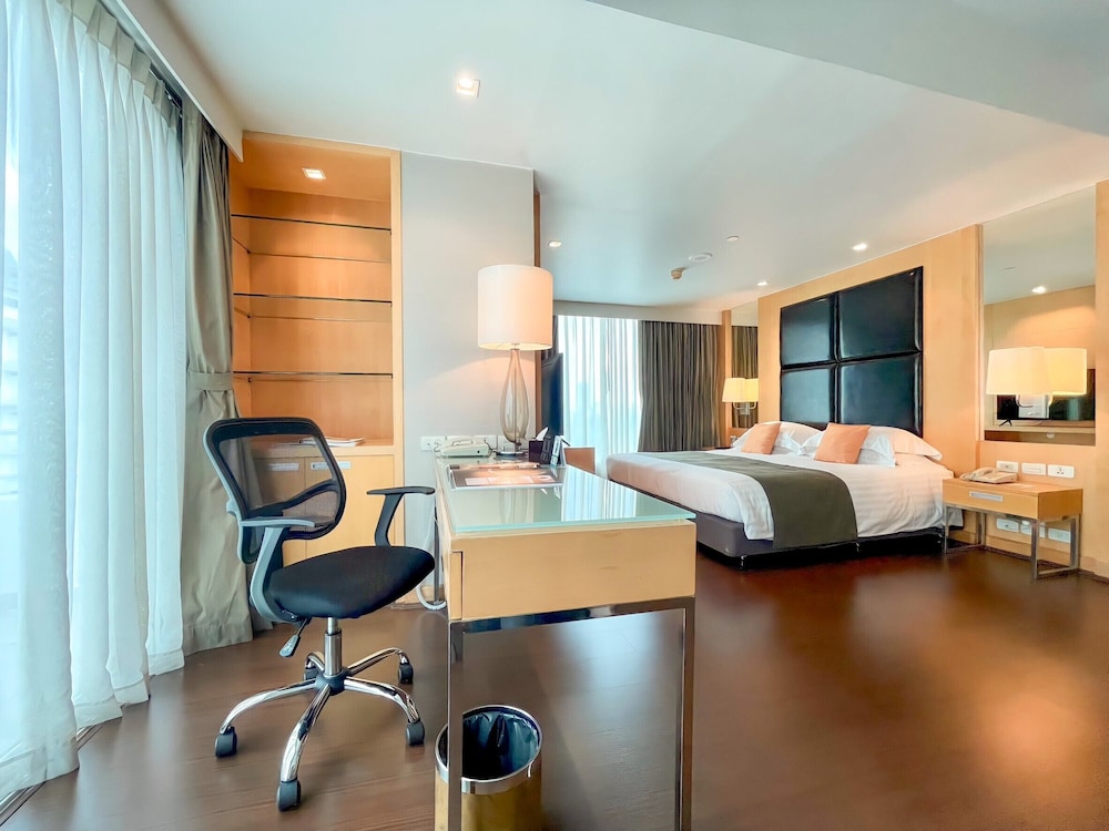 Signature Penthouse, Lake View photo 2