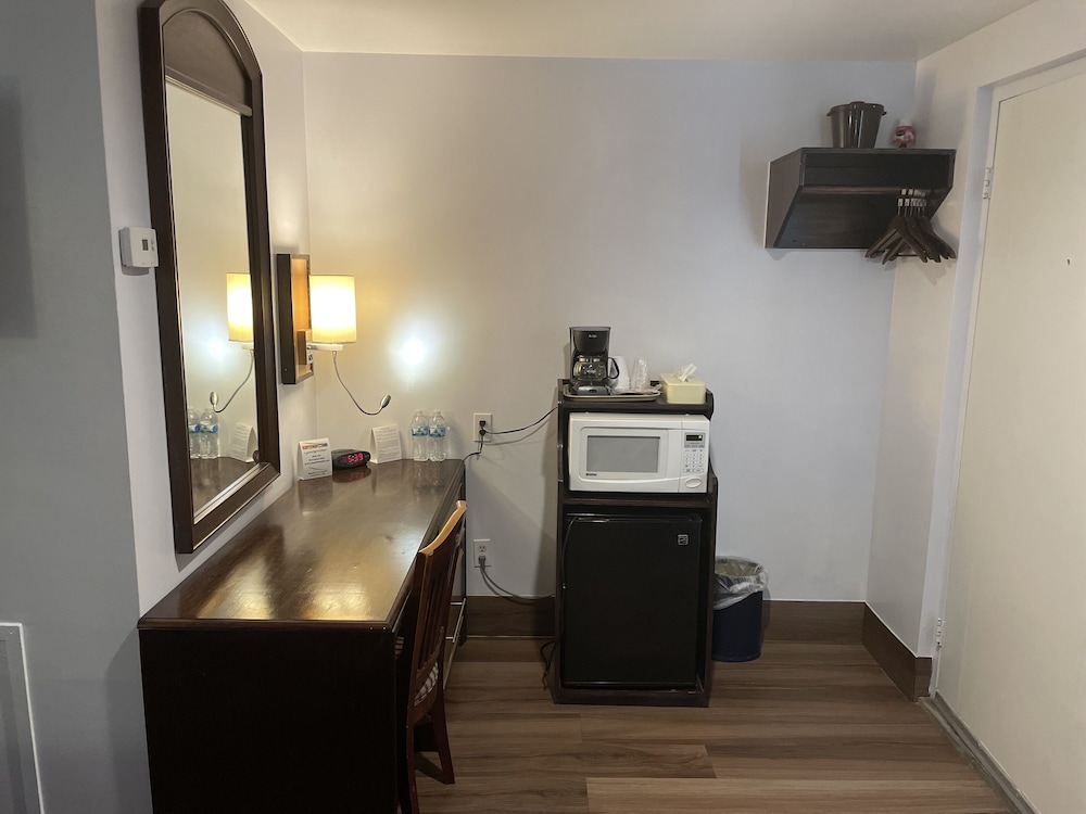 Room, 1 King Bed, Accessible, Non Smoking photo 2