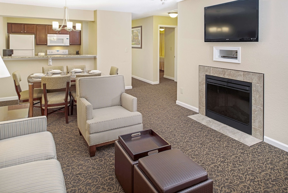 2 BEDROOM 2 KING SUITE W/ SOFABED - Photo 6