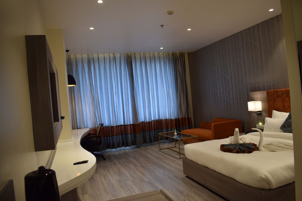 Executive Room - Photo 5