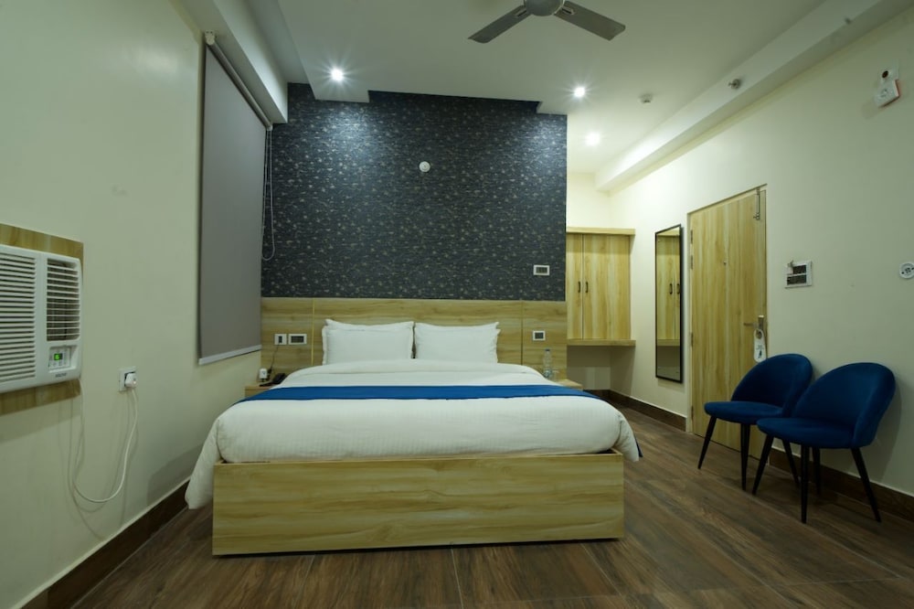 Executive Room - Photo 1
