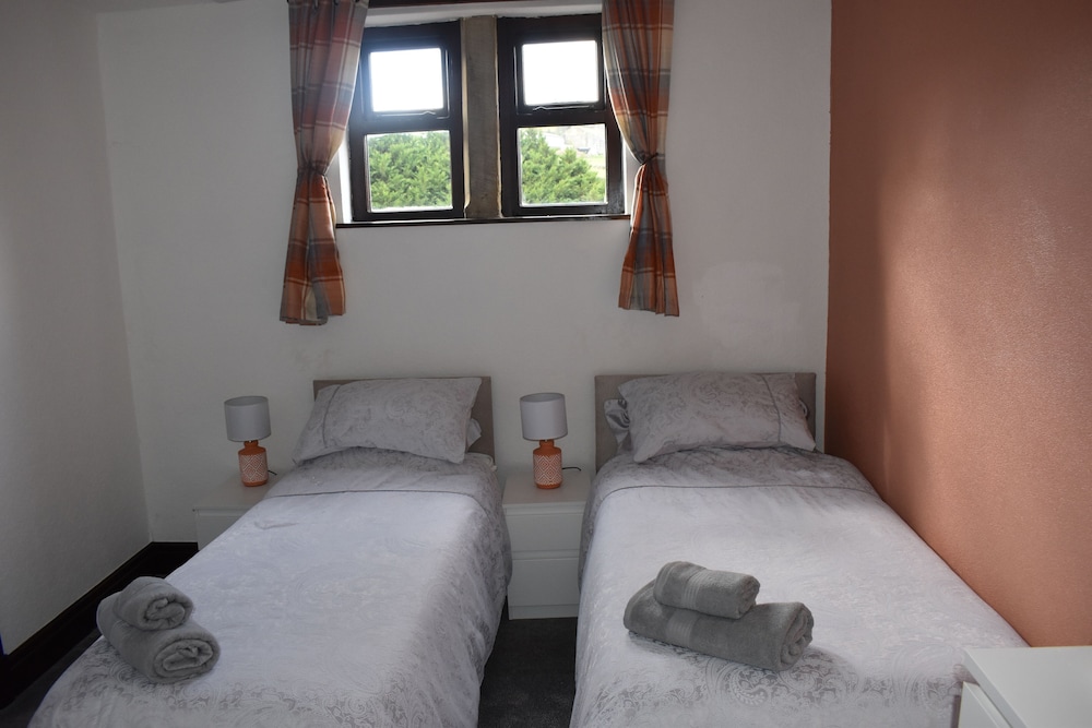 Standard Double or Twin Room, Ensuite photo 2