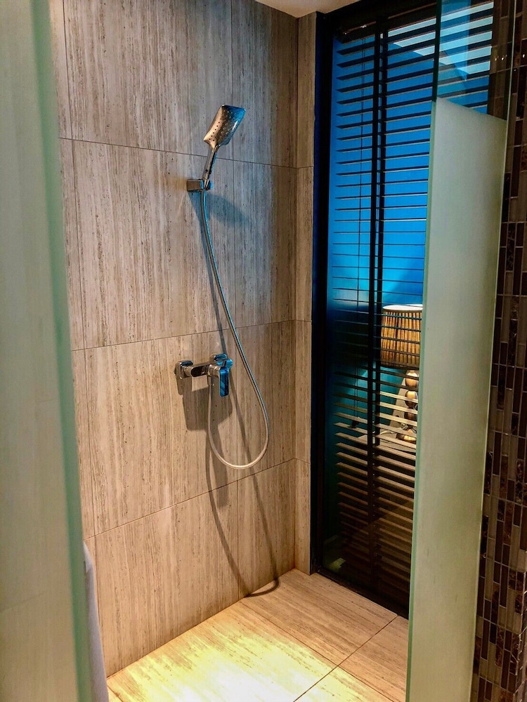 Deluxe Room - Photo 7