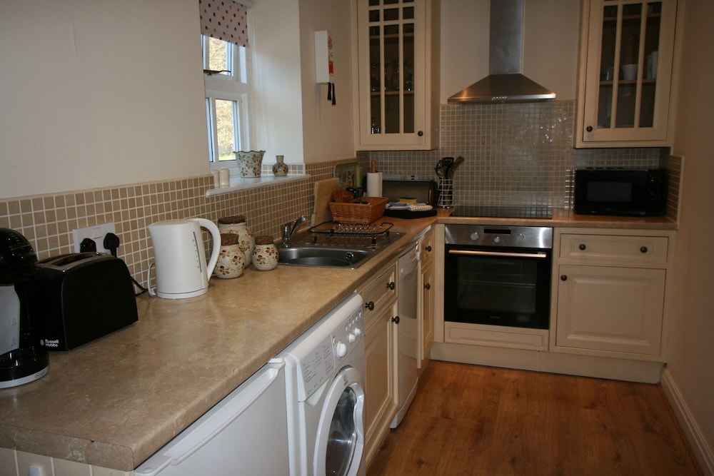 Luxury Cottage, 1 King Bed, Kitchen photo 3