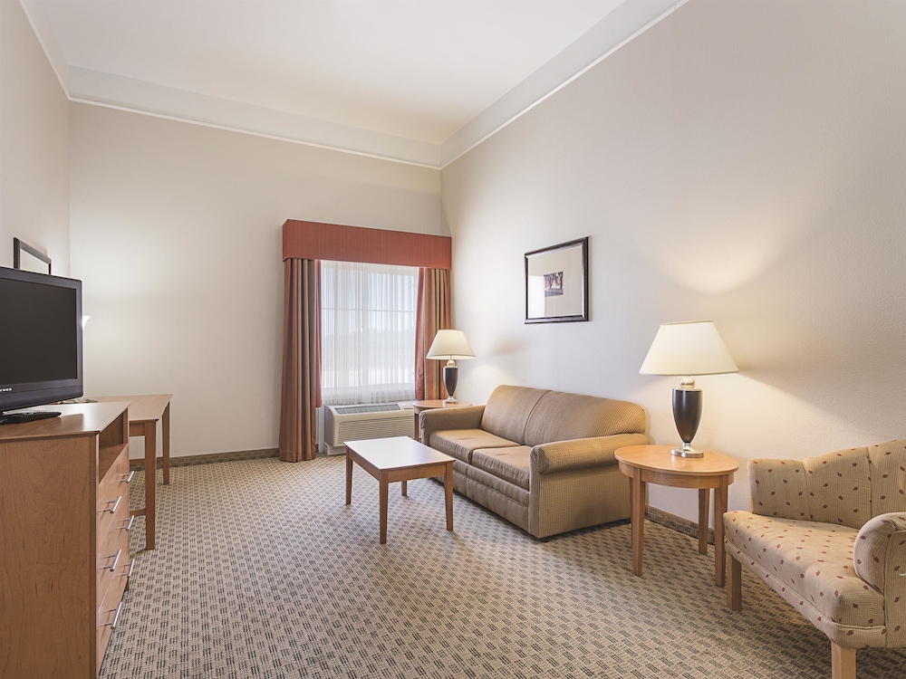 Suite, 1 King Bed, Accessible, Non Smoking (Tub with Grab Bars) - Photo 7
