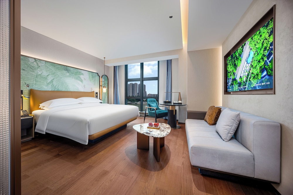 Executive Suite, Canal View