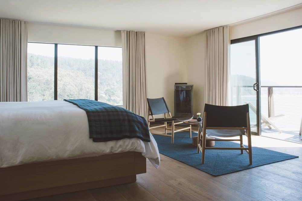 Suite (Cove) - Photo 4