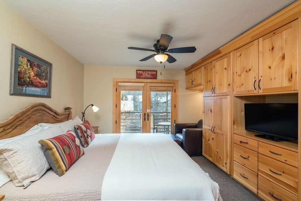 Condo, 1 Bedroom