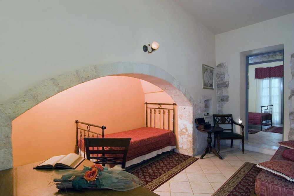 Suite, City View