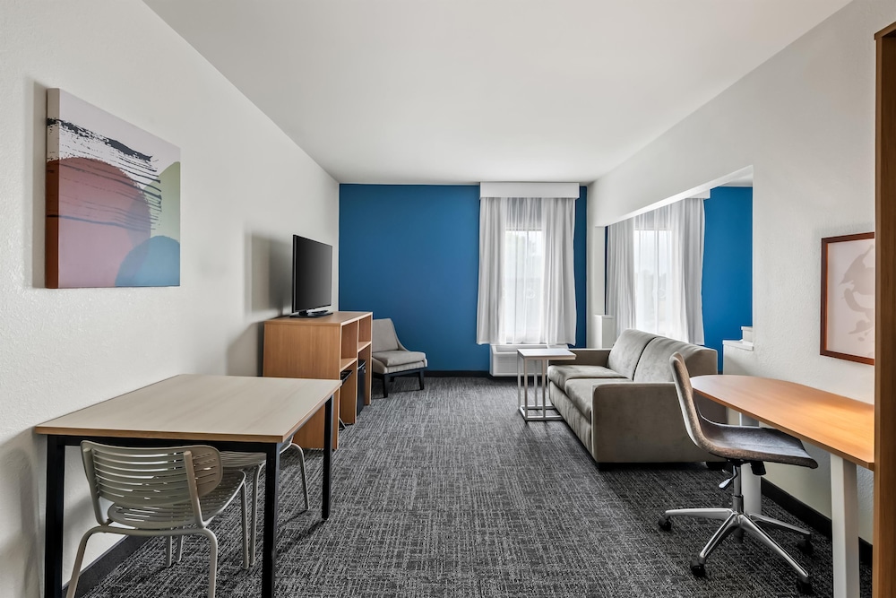 Studio, 1 King Bed, Accessible, Bathtub (Mobility & Hearing) - Photo 1