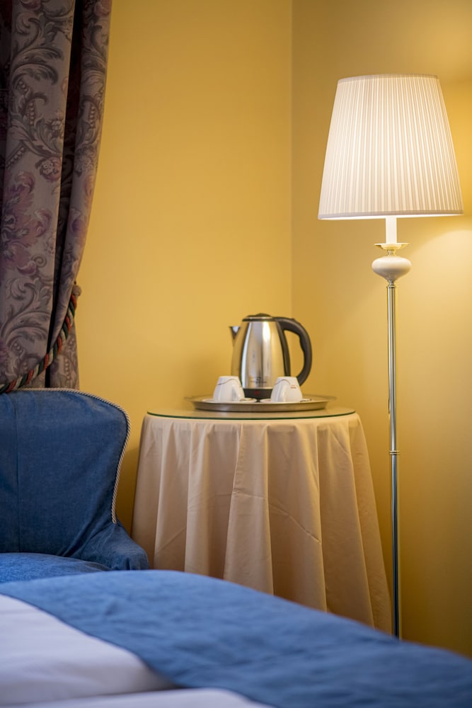 Standard Double Room - Photo 5