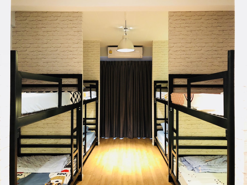 Basic Quadruple Room photo 3
