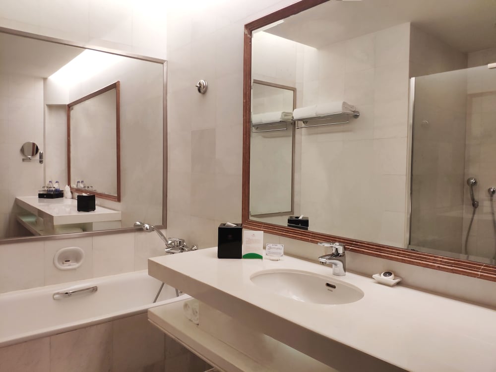 Superior Garden View Twin-bed Room - Photo 6