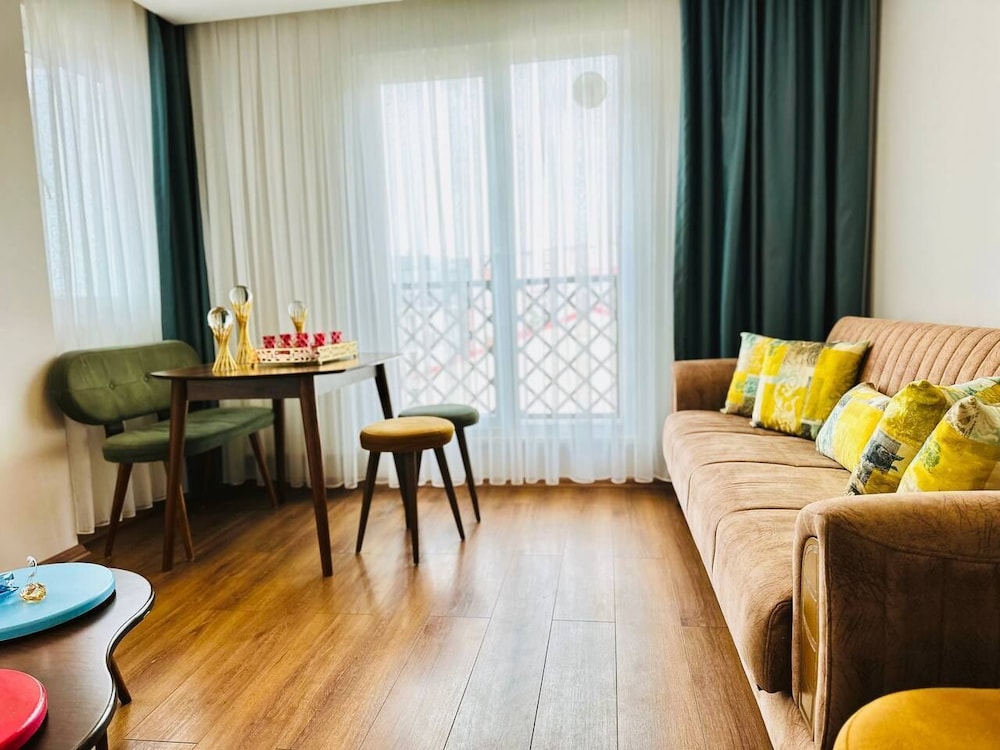 Standard Suite, Multiple Beds, Kitchen, City View - Photo 11