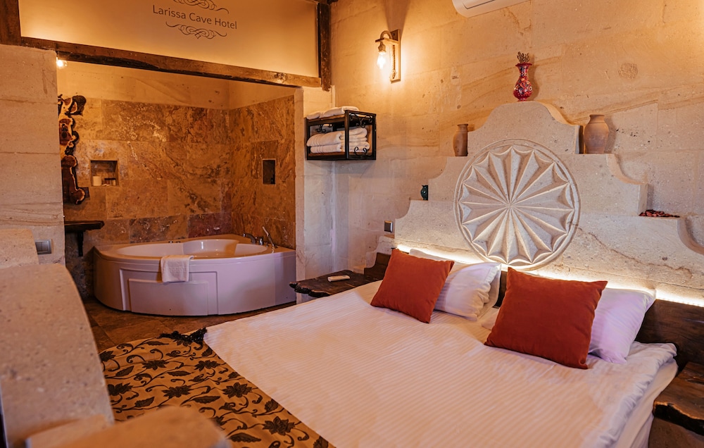 Honeymoon Suite photo 1
