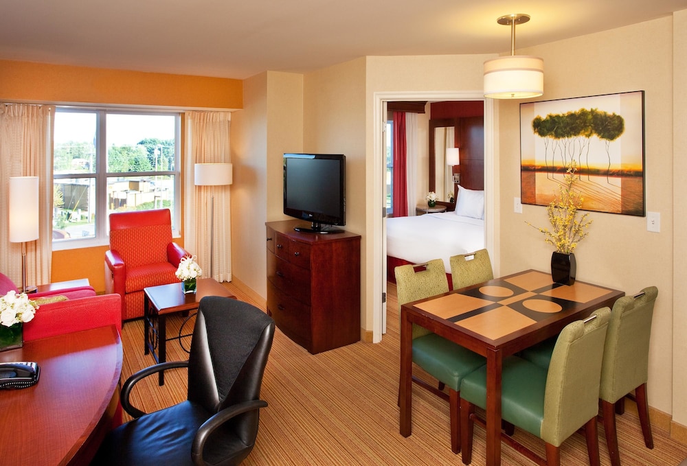 Suite, 2 Bedrooms (Hearing Accessible) photo 2