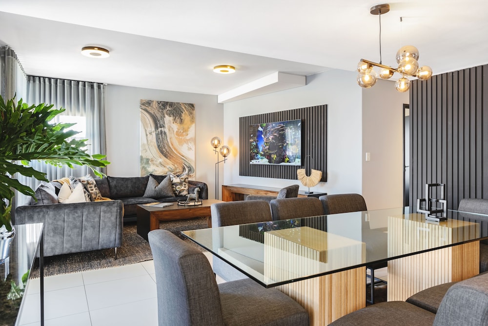 Exclusive Penthouse, 3 Bedrooms, Non Smoking, City View photo 1