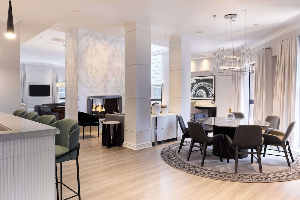 Suite (Specialty)