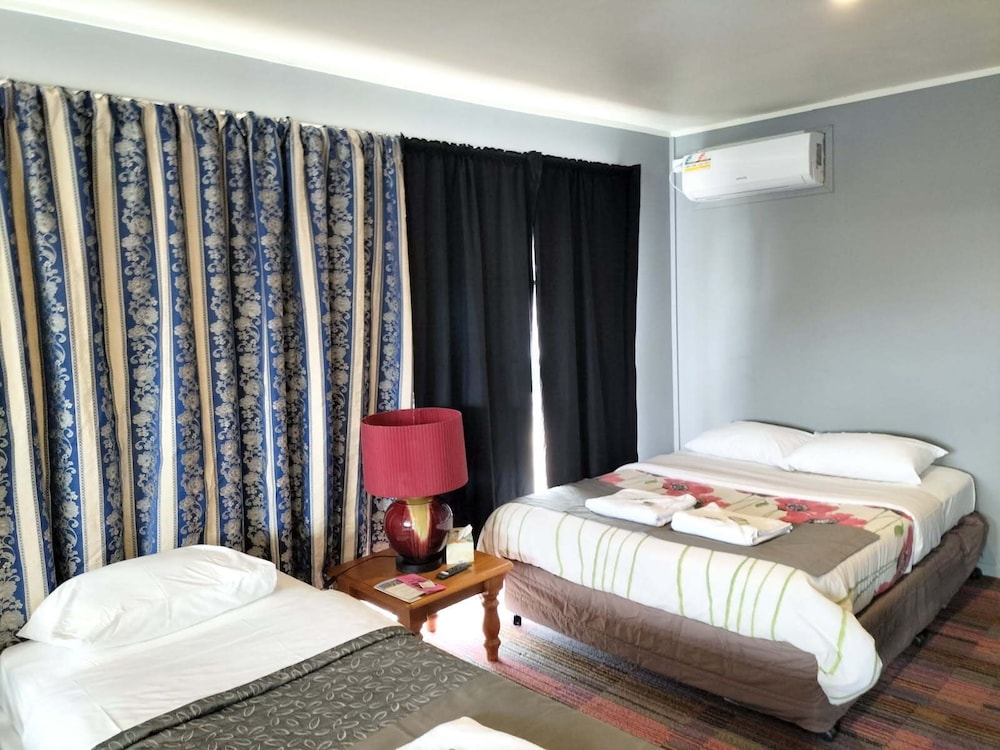Classic Twin Room