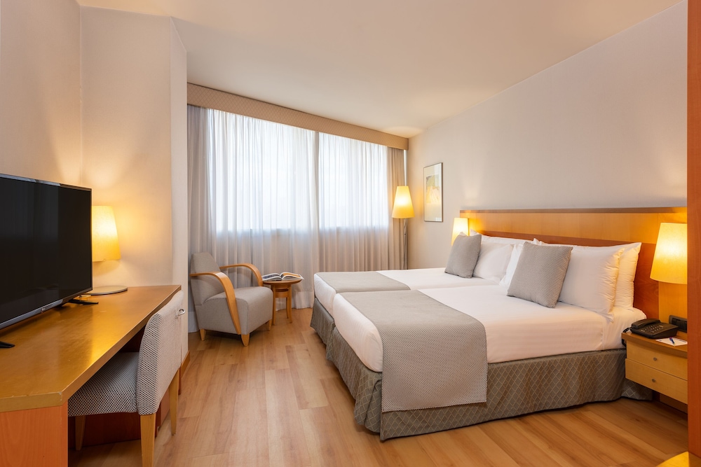 Twin Room (2 adults  + 1 child)