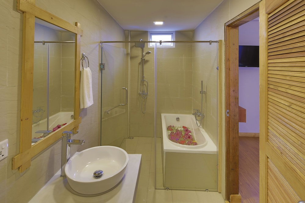 Deluxe Triple Room photo 3