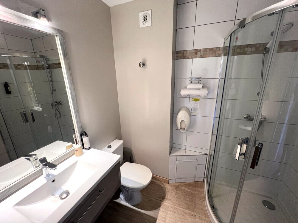 Standard Triple Room photo 2