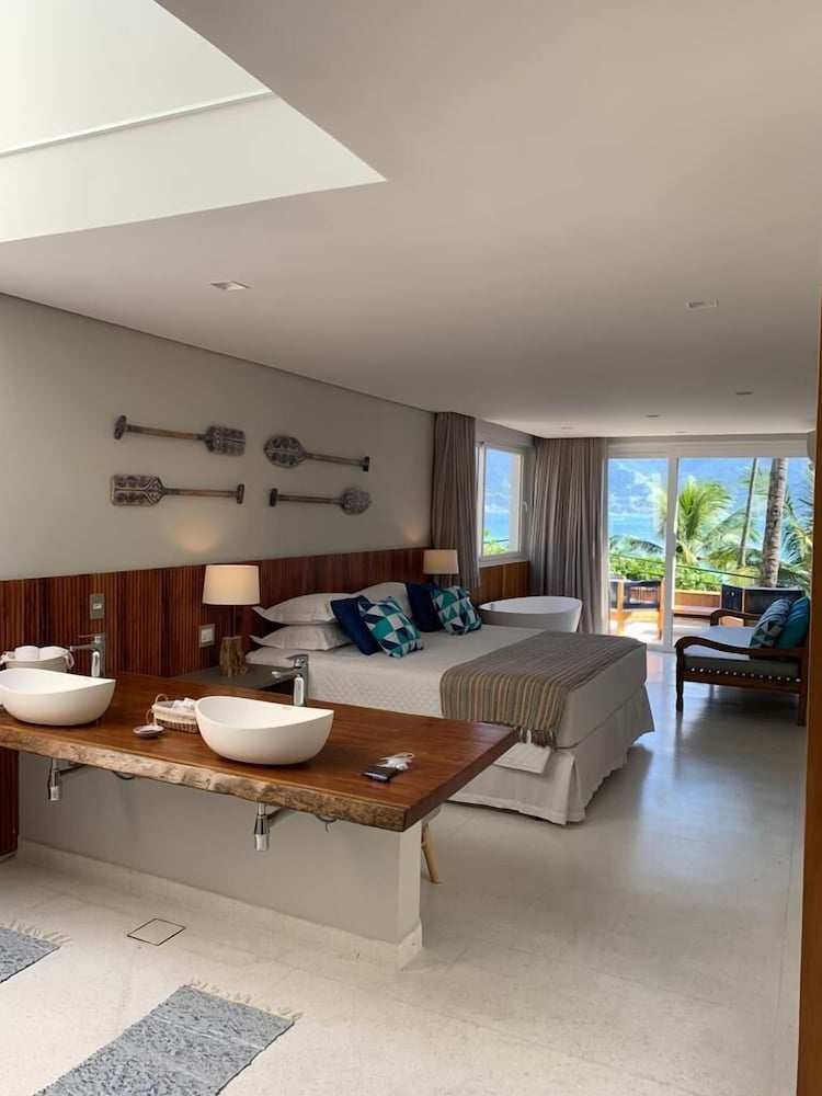 Premium Room, 1 King Bed, Sea View photo 1