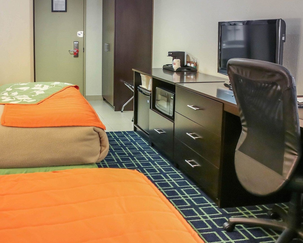 Standard Room, 2 Queen Beds, Non Smoking
