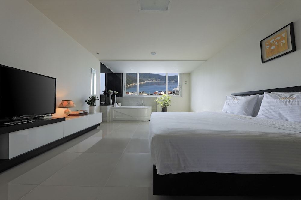 Deluxe Double Room photo 2