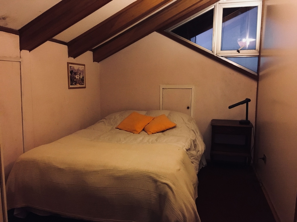 Economy Double Room, 1 Double Bed, Shared Bathroom photo 2