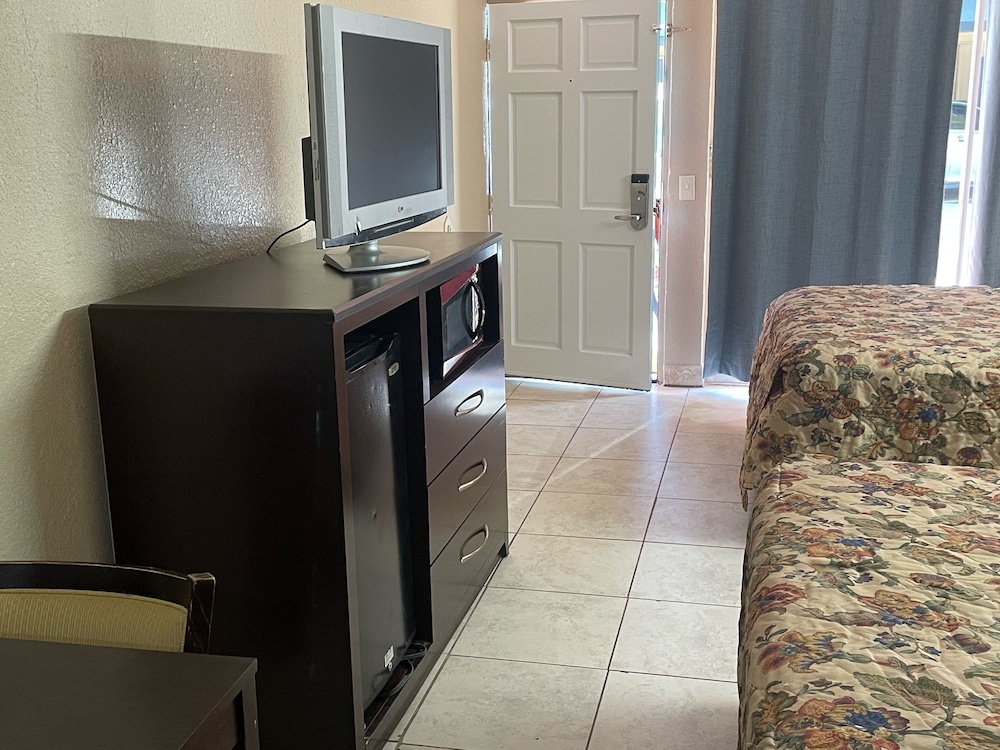 Deluxe Double Room, 2 Queen Beds, Non Smoking