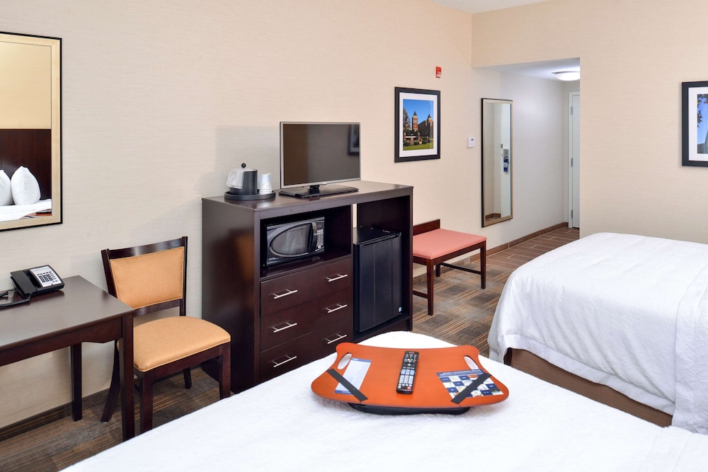 Room, 2 Queen Beds, Refrigerator & Microwave