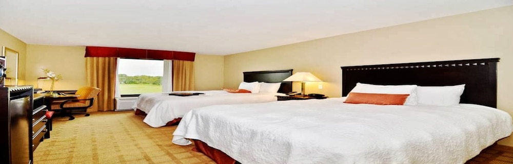 Room, 2 Queen Beds, Accessible, Non Smoking - Photo 1