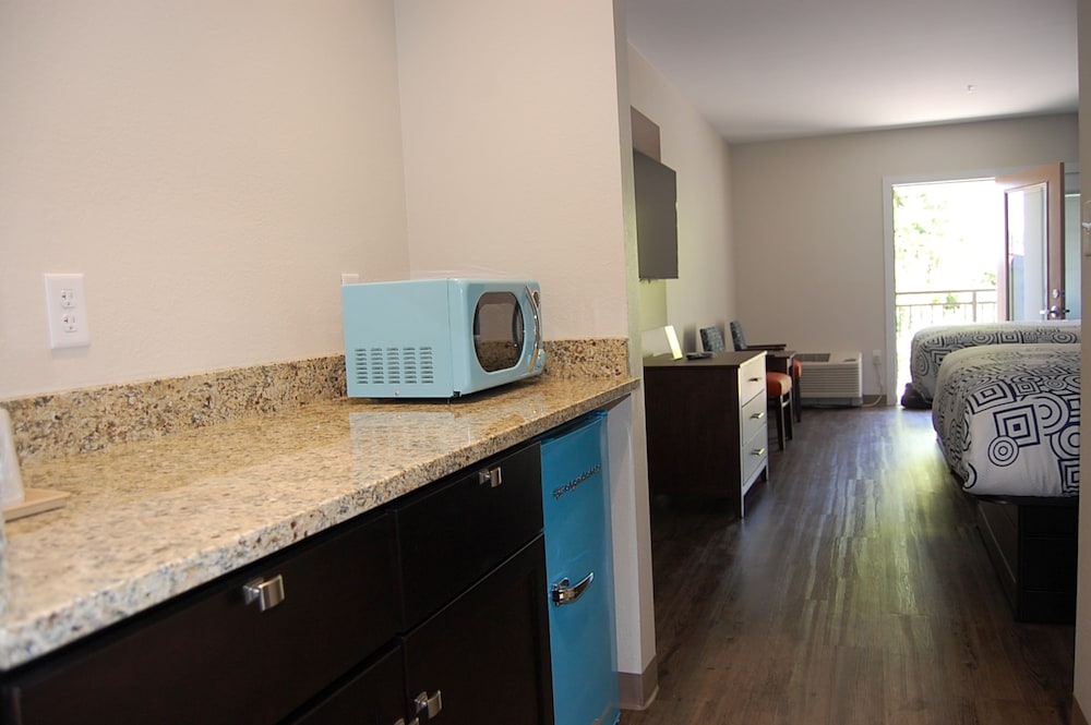 Deluxe Room - Photo 14