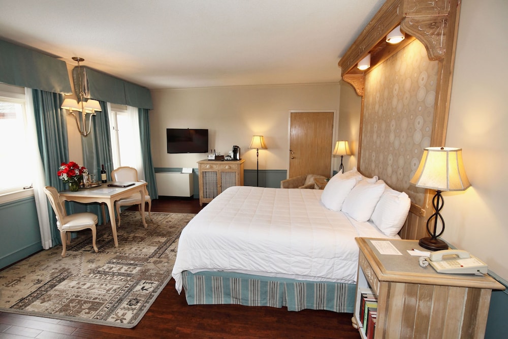Traditional King Room - Photo 5