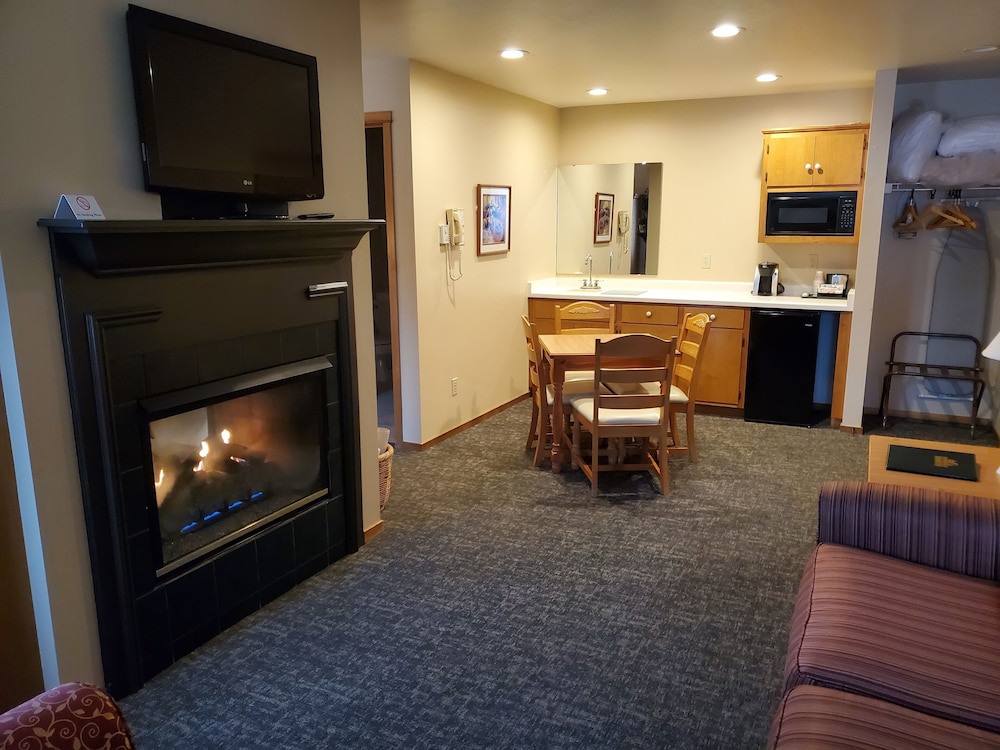 Hawthorne (2nd floor, No-Balcony) photo 3
