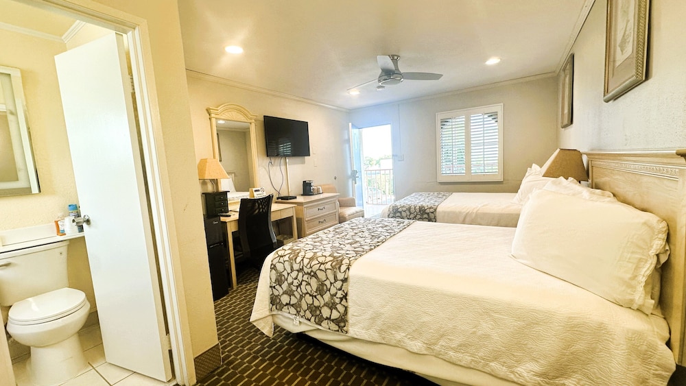 Traditional Room, 2 Double Beds photo 3