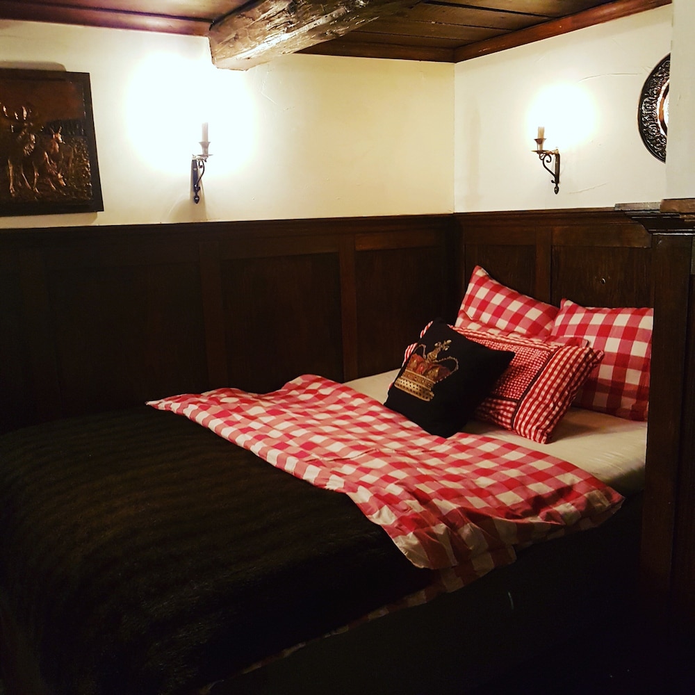 Romantic Studio photo 1