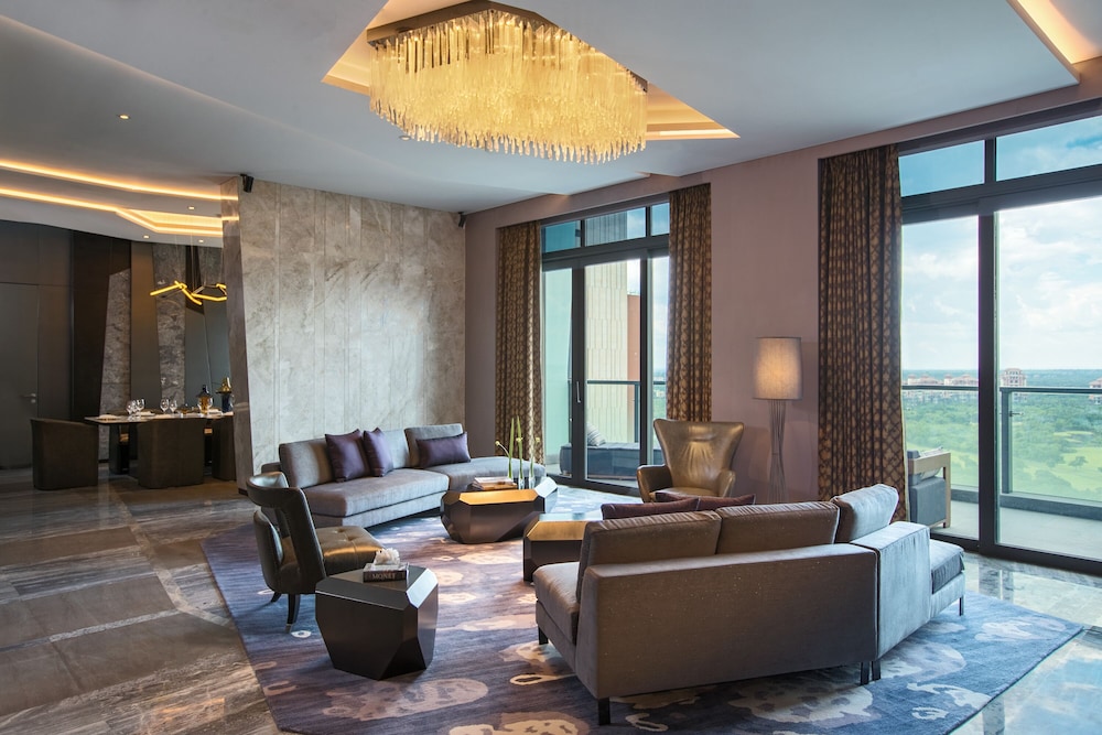 Presidential Suite, 1 King Bed, Golf View