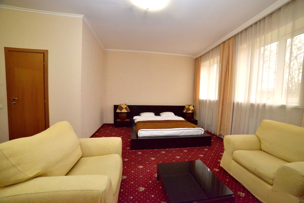 Junior Suite, 1 King Bed photo 3