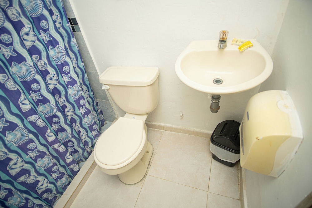 Family Room - Photo 9