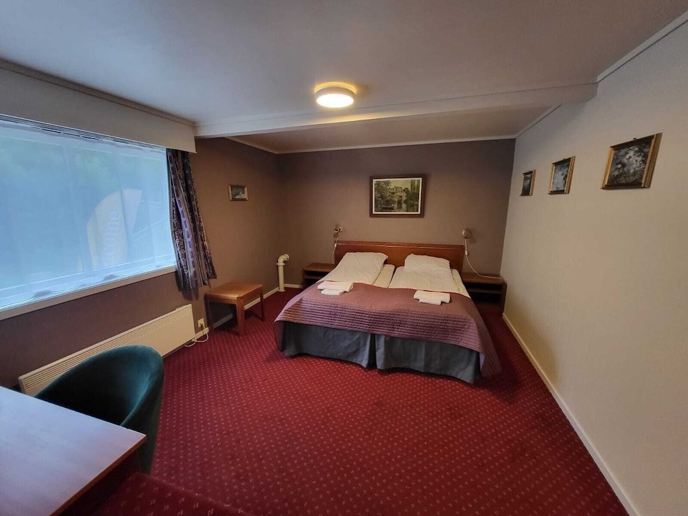 Superior Double Room, 2 Twin Beds photo 3