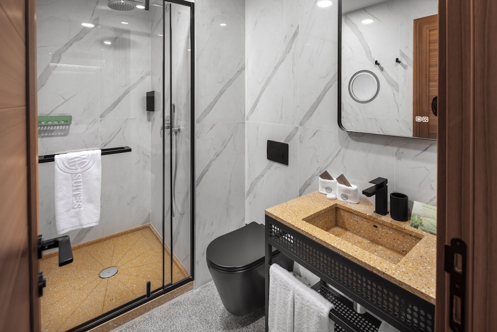 Executive Suite, 1 Bedroom, Harbor View - Photo 4