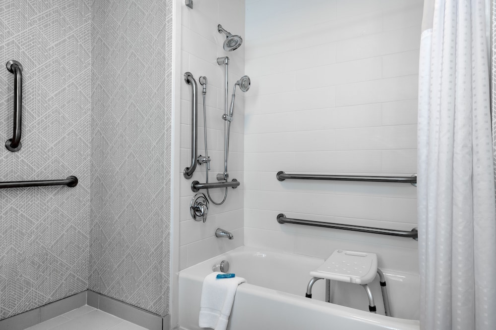 Holiday Inn Express & Suites - Charlotte Airport by IHG, Foto 5