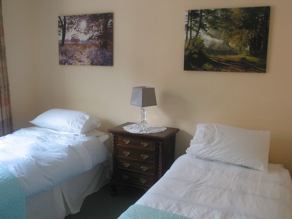 Comfort Twin Room, Shared Bathroom photo 1
