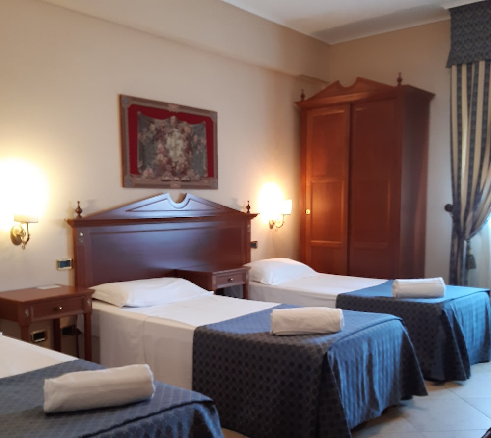 Triple Room - Photo 2