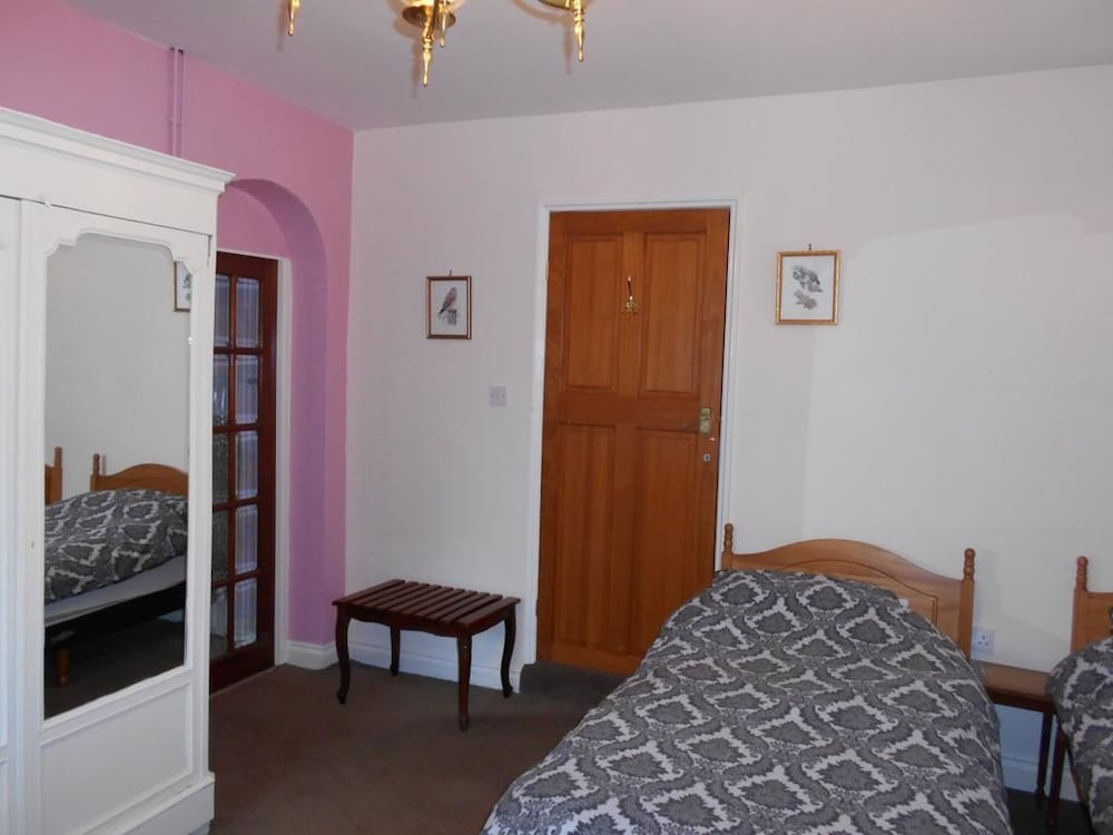 Junior Suite Standard Ensuite With Shower photo 3