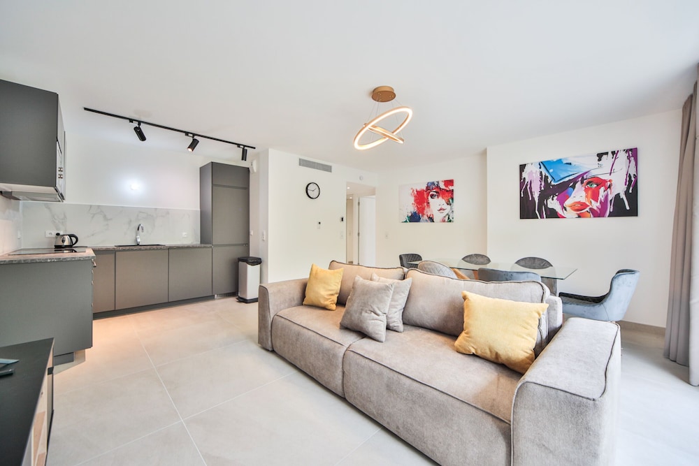 Superior Apartment photo 1