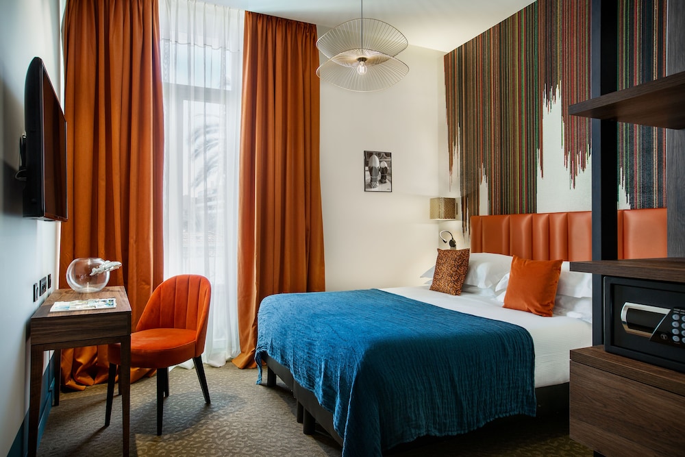 Superior Room - Photo 11